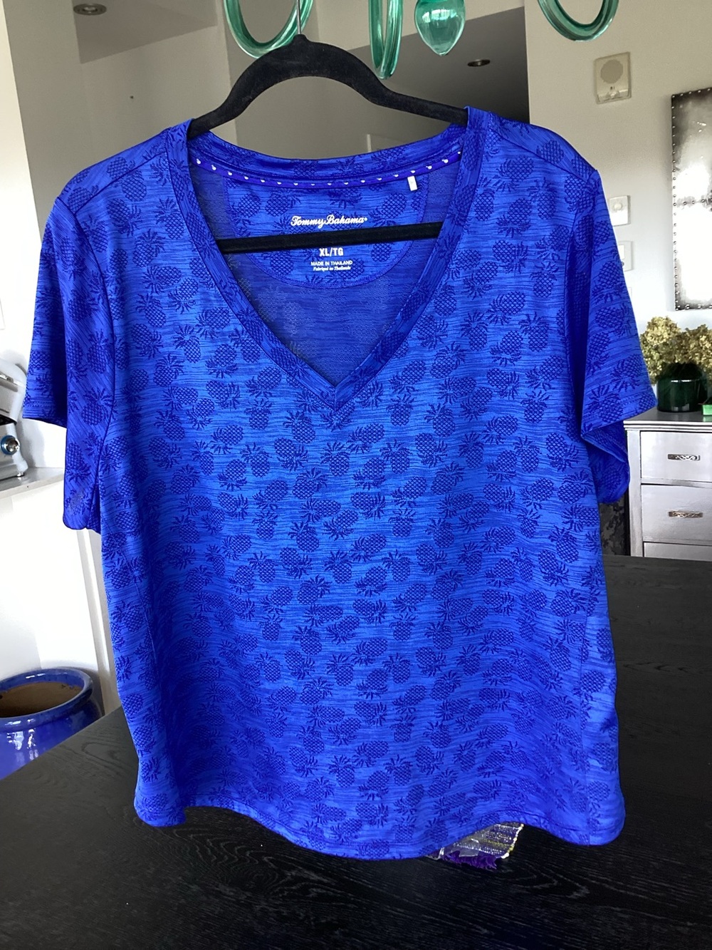 Tommy Bahama Royal Blue Pineapple V-Neck Tee. X large. NWOT.